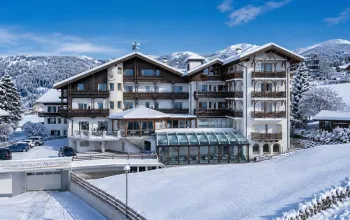6denní zájezd (denní přejezd) s dopravou a polopenzí v ceně – hotel Alpenfrieden