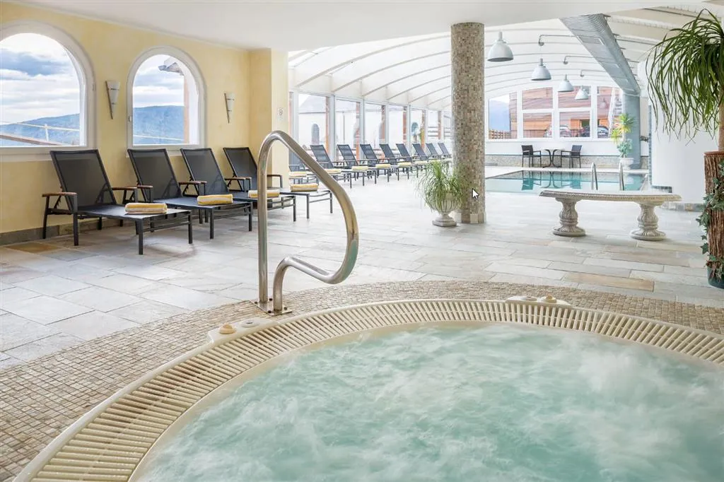 6denní zájezd (denní přejezd) s dopravou a polopenzí v ceně – hotel Alpenfrieden