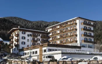 5denní zájezd (denní přejezd) s dopravou, polopenzí a skipasem v ceně – hotel Biancaneve – dárek a zážitek