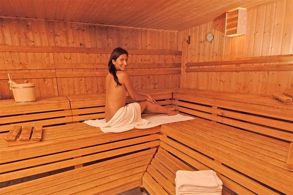 6denní zájezd (denní přejezd) s dopravou, polopenzí a skipasem v ceně – hotel Biancaneve