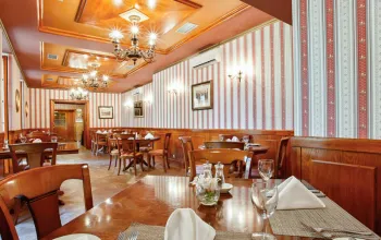Noc na zámku Chateau St. Havel + 6chodové menu pro 2, Praha