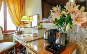 Noc na zámku Chateau St. Havel + 6chodové menu pro 2, Praha