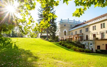 Noc na zámku Chateau St. Havel + 6chodové menu pro 2, Praha