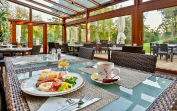 Noc na zámku Chateau St. Havel + 6chodové menu pro 2, Praha