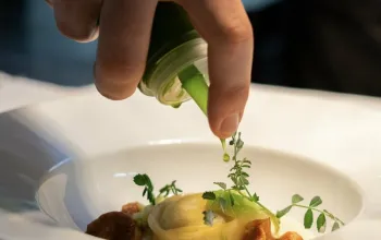 Noc na zámku Chateau St. Havel + 6chodové menu pro 2, Praha