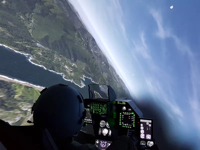 Letecký simulátor stíhačky F16