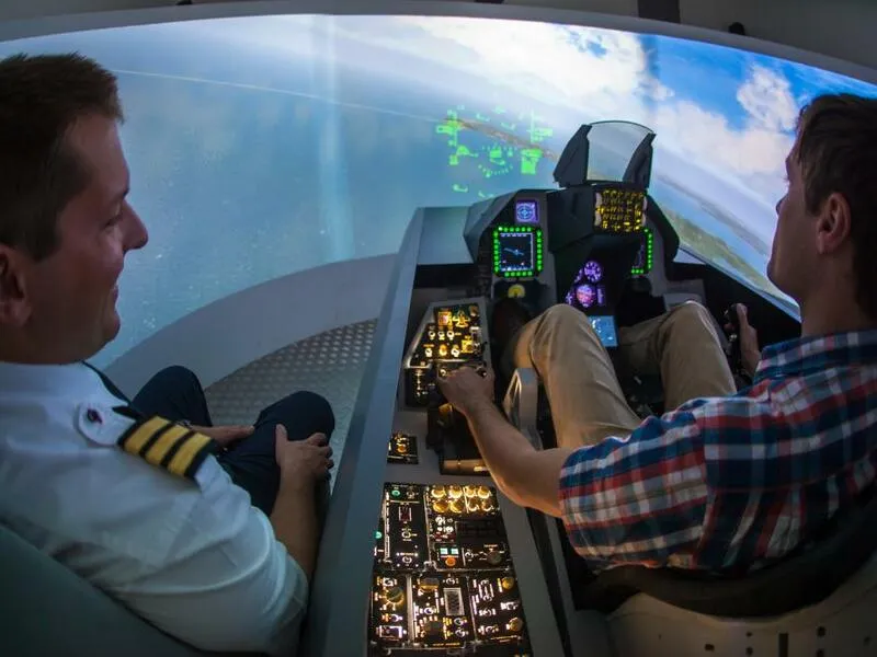 Letecký simulátor stíhačky F16