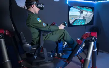 Pohyblivý letecký simulátor s VR
