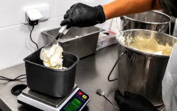 Vyrobte si vlastní pravé italské gelato a odneste si domů 5 litrů Vyrobte si vlastní pravé italské gelato a odneste si domů 5 litrů – dárek a zážitek