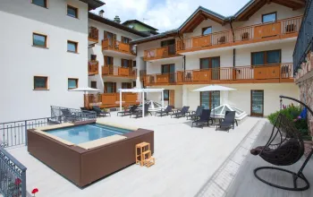 5denní zájezd s dopravou, polopenzí a skipasem v ceně – hotel Majorka