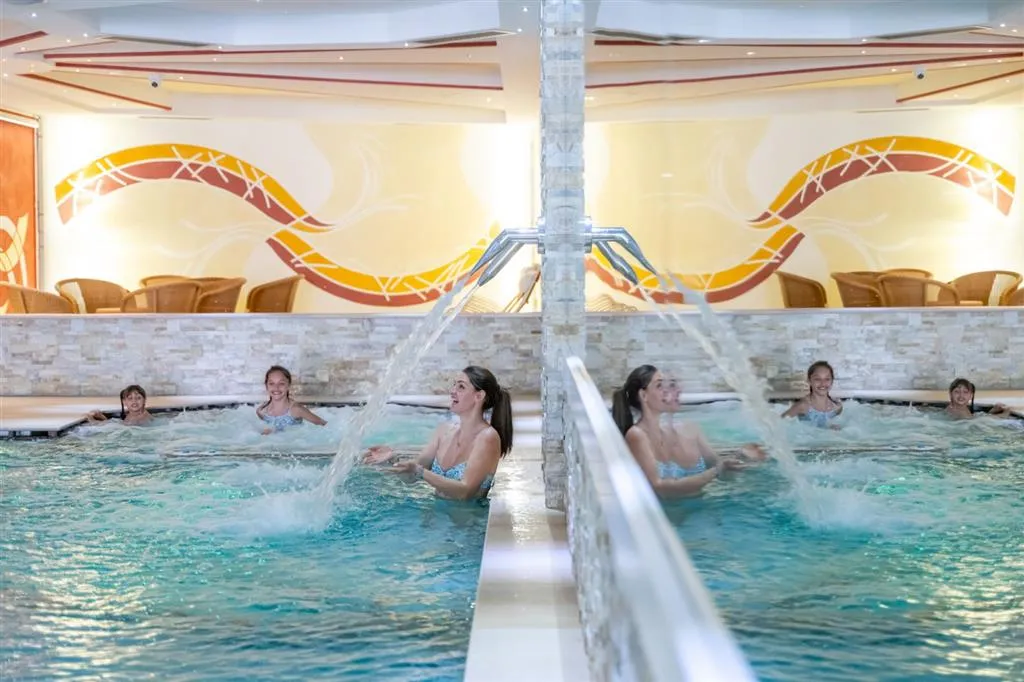 5denní zájezd s dopravou, polopenzí a skipasem v ceně – hotel Majorka