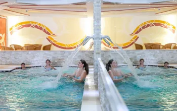 5denní zájezd s dopravou, polopenzí a skipasem v ceně – hotel Majorka