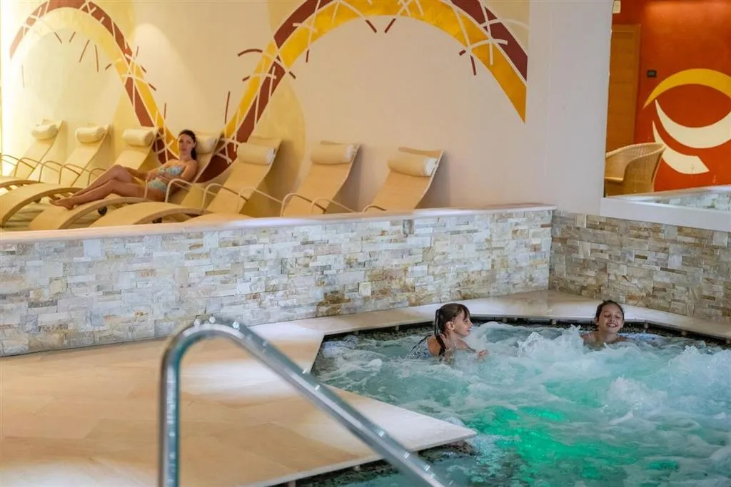 5denní zájezd s dopravou, polopenzí a skipasem v ceně – hotel Majorka