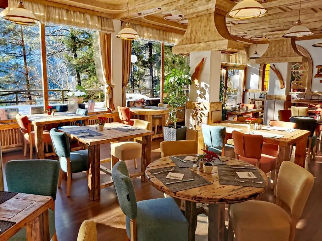 Hotel Ribno - lyžařský balíček s denním přejezdem, wellness a polopenzí v ceně