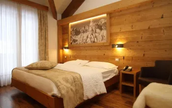 6denní zájezd (denní přejezd) s dopravou, polopenzí a skipasem ceně – hotel La Bussola