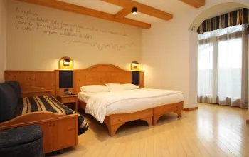 6denní zájezd (denní přejezd) s dopravou, polopenzí a skipasem ceně – hotel La Bussola