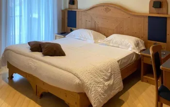 6denní zájezd (denní přejezd) s dopravou, polopenzí a skipasem ceně – hotel La Bussola
