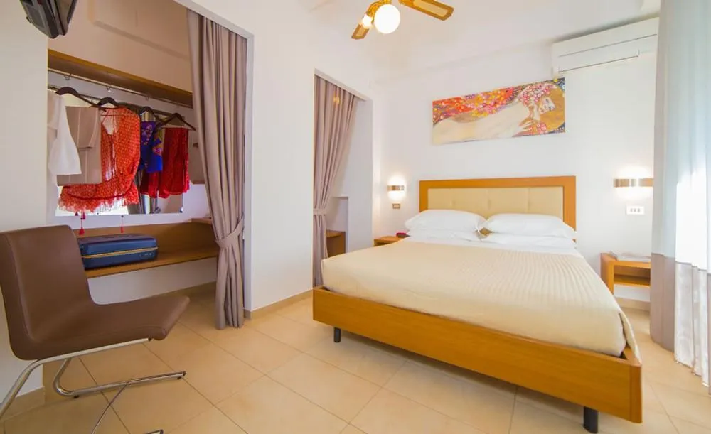 Hotel Mediterraneo (Cattolica)