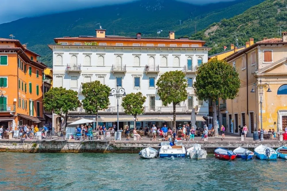Jednodenní výlet k jezeru Lago di Garda s koupáním
