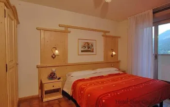 5denní zájezd s dopravou, polopenzí a skipasem v ceně – hotel Piancastello