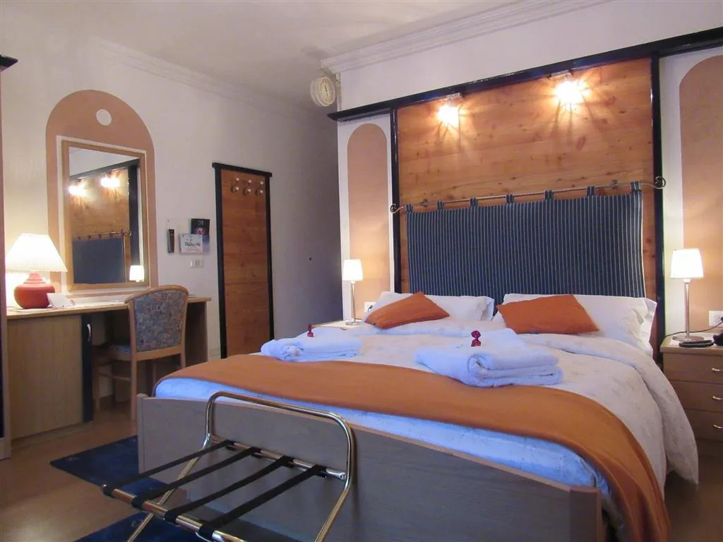 5denní zájezd (denní přejezd) s dopravou, polopenzí a skipasem v ceně – hotel Arnica