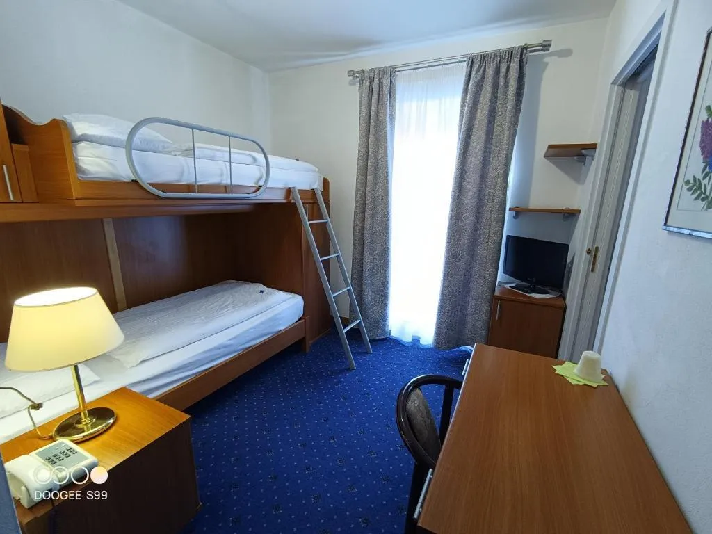 5denní zájezd (denní přejezd) s dopravou, polopenzí a skipasem v ceně – hotel Arnica