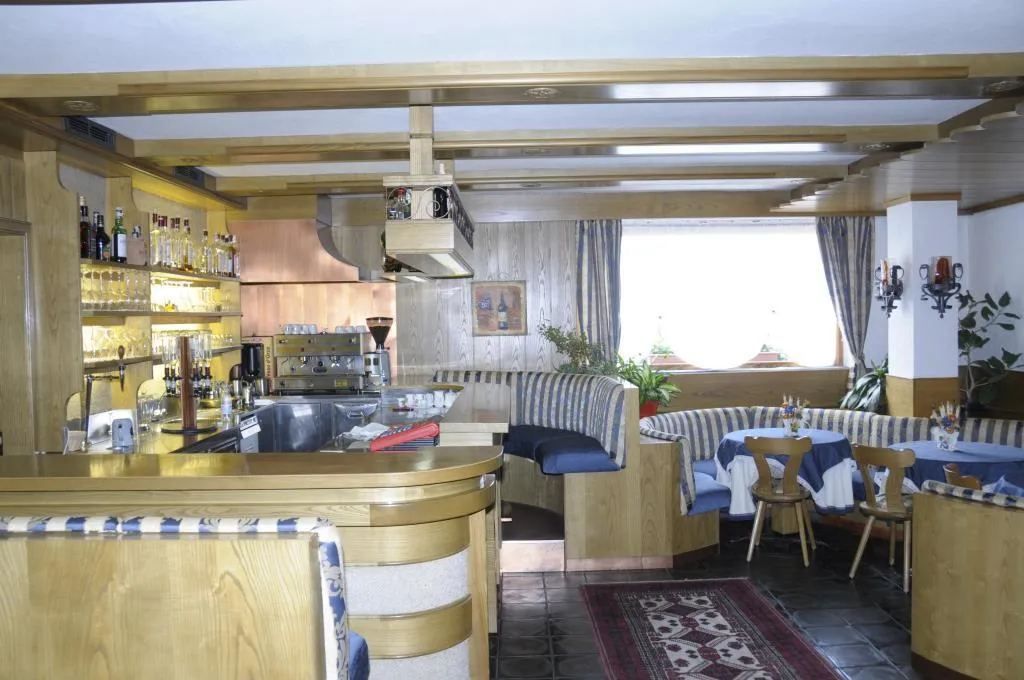 6denní zájezd (denní přejezd) s dopravou, polopenzí a skipasem v ceně – hotel Dal Bon