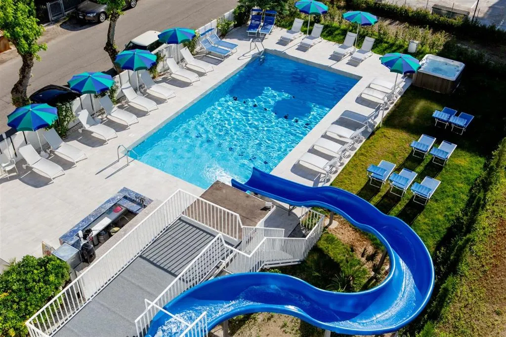 Club Hotel Residence a depandance White Club