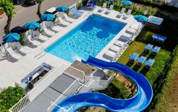 Club Hotel Residence a depandance White Club