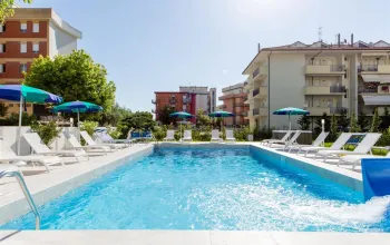 Club Hotel Residence a depandance White Club
