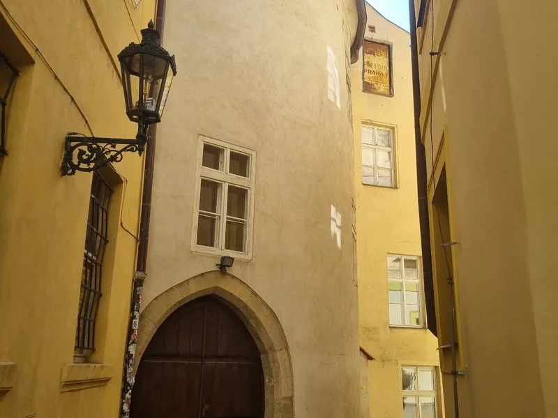 Staňte se tajnými agenty a zachraňte odboj v srdci Prahy
