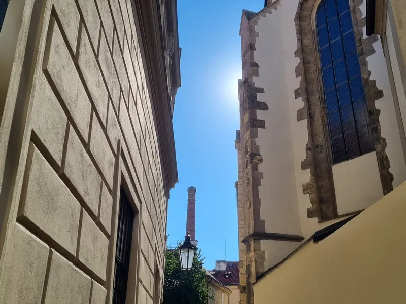 Staňte se tajnými agenty a zachraňte odboj v srdci Prahy