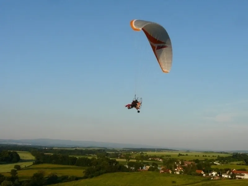 Motorový paragliding