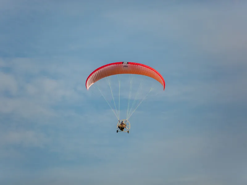 Motorový paragliding