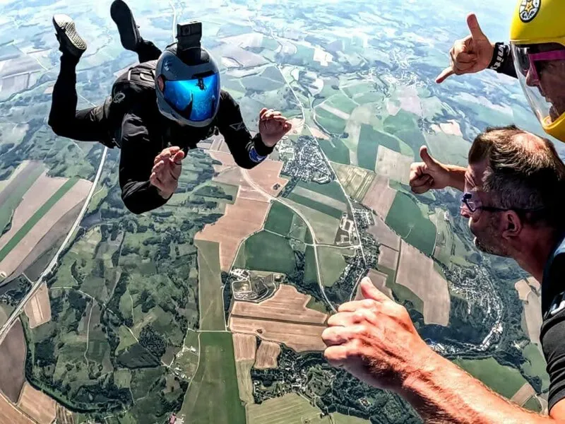 Tandemový seskok padákem