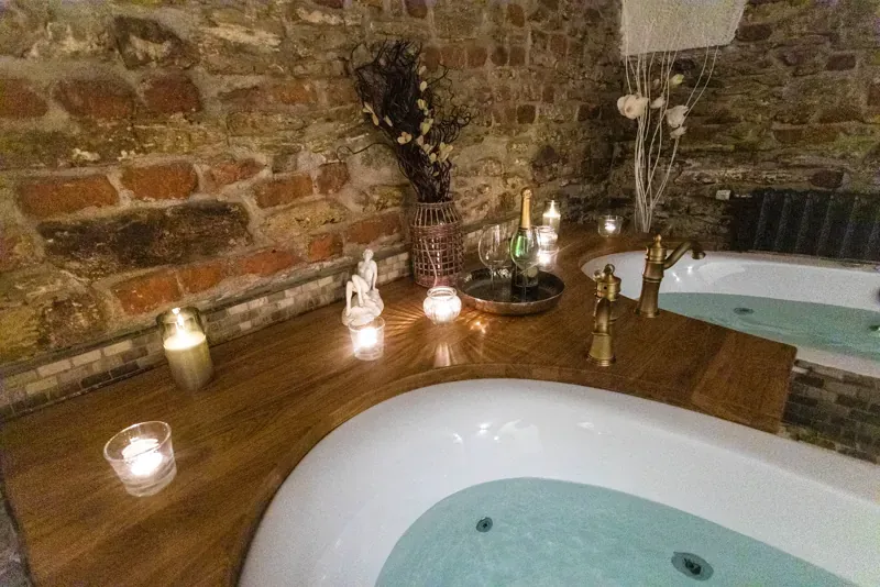 Privátní wellness ve sklepení ze 16. století pro dva