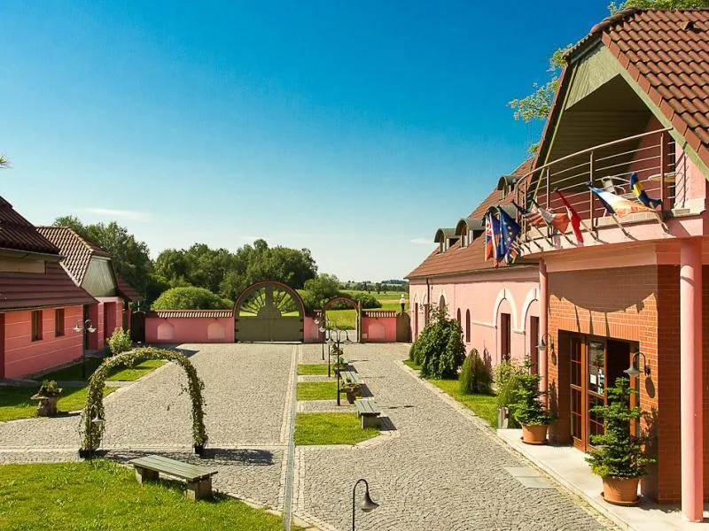Wellness pobyt pro dva s projížďkou na koních, Frankův Dvůr