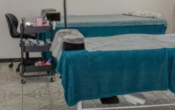 Proměna moderního muže v Praze plná péče a stylu