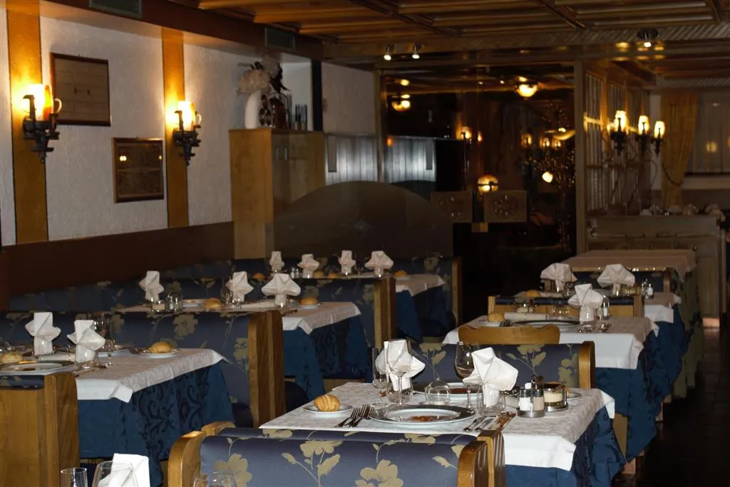 5denní zájezd (denní přejezd) s dopravou, polopenzí a skipasem v ceně – hotel Dal Bon