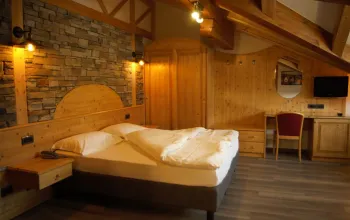 5denní zájezd (denní přejezd) s dopravou, polopenzí a skipasem v ceně – hotel Dal Bon