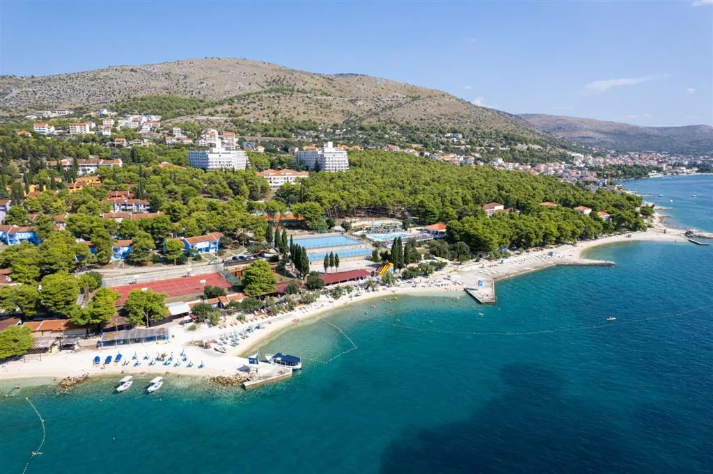 Zkrácená dovolená s dopravou a polopenzí v hotelu Medena