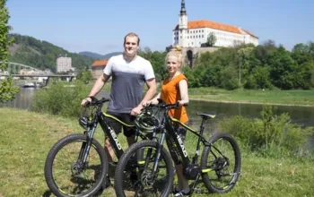 Výlet po Českém Švýcarsku na lodi a elektrokole pro dva