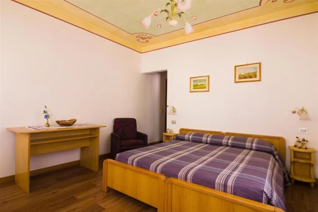 5denní zájezd (denní přejezd) s dopravou, polopenzí a skipasem v ceně – hotel Centrale