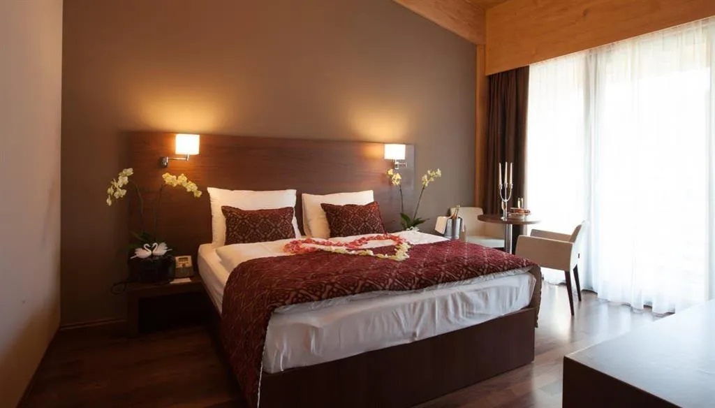 Bohinj Eco hotel (se skipasem)