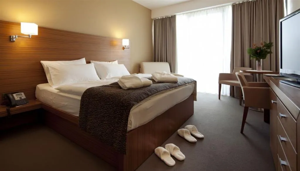 Bohinj Eco hotel (se skipasem)