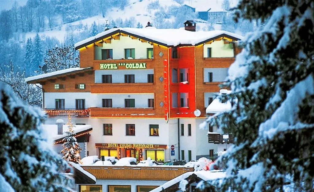 5denní zájezd s dopravou, polopenzí a skipasem v ceně – hotel Coldai