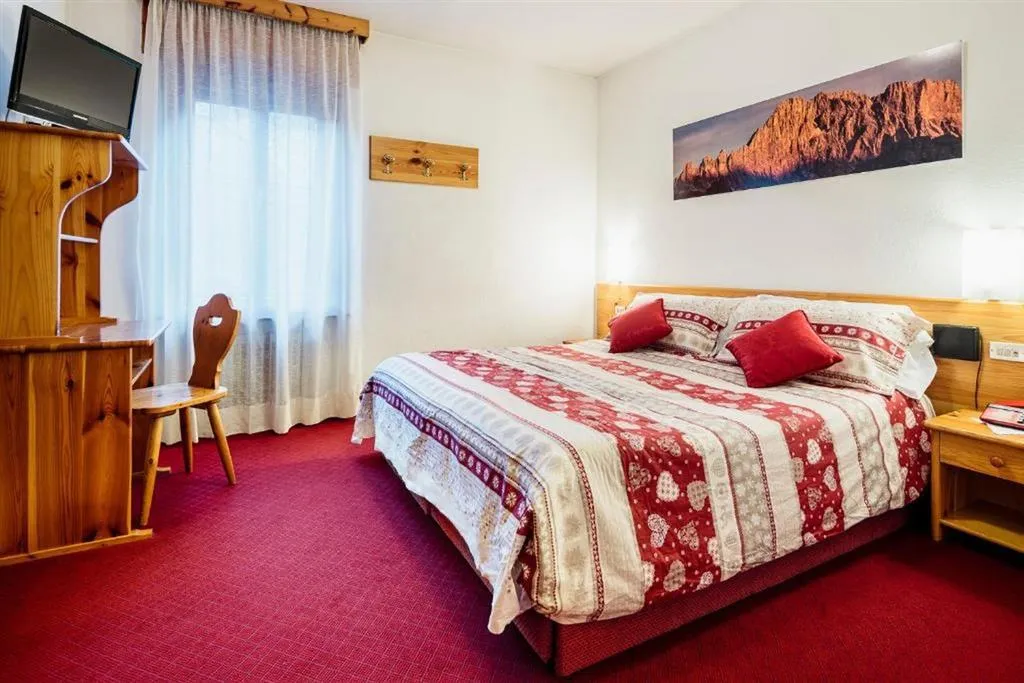 5denní zájezd (denní přejezd) s dopravou, polopenzí a skipasem v ceně – hotel Coldai