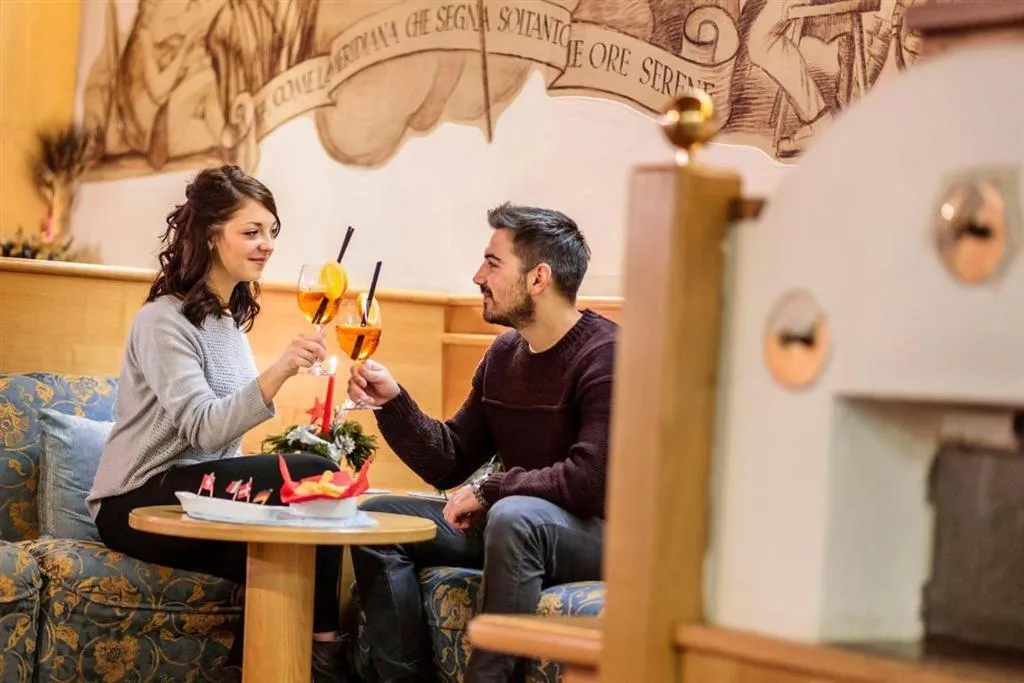 5denní zájezd (denní přejezd) s dopravou, polopenzí a skipasem v ceně – hotel Coldai