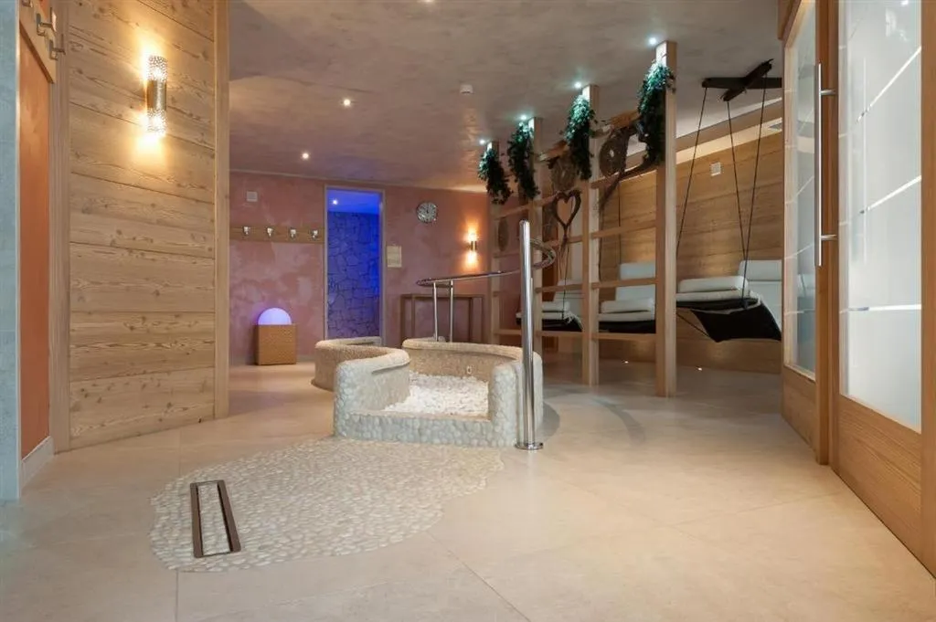 5denní zájezd s dopravou, polopenzí a skipasem v ceně – hotel Eden