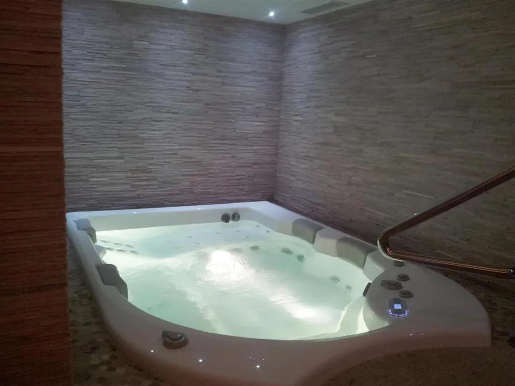 5denní zájezd s dopravou, polopenzí a skipasem v ceně – hotel Eden
